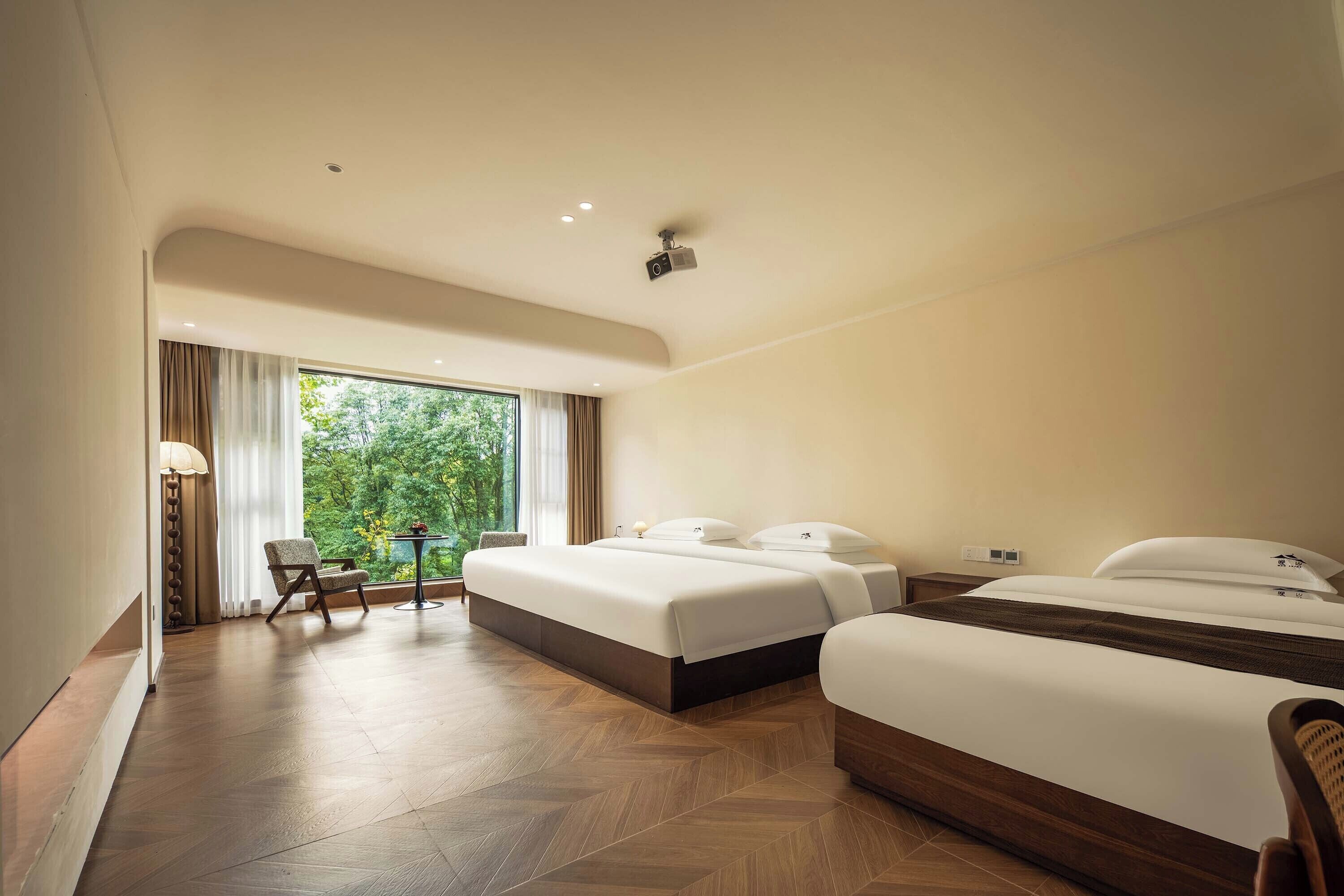 Signature Suite, Hill View | Blackout drapes, free WiFi, bed sheets