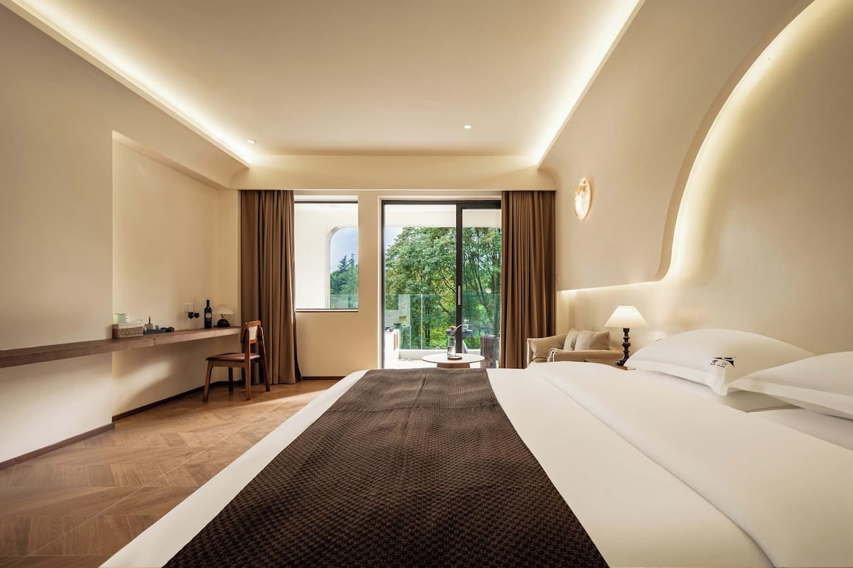 Senior Double Room, Park View
