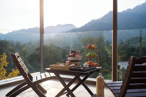 Evening Mountain Hot Spring Homestay