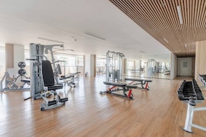 Fitness facility - Fully Furnished Condo in Mactan, Lapu-Lapu City, Cebu w/ Pool & Gym Access (Lapu-Lapu)