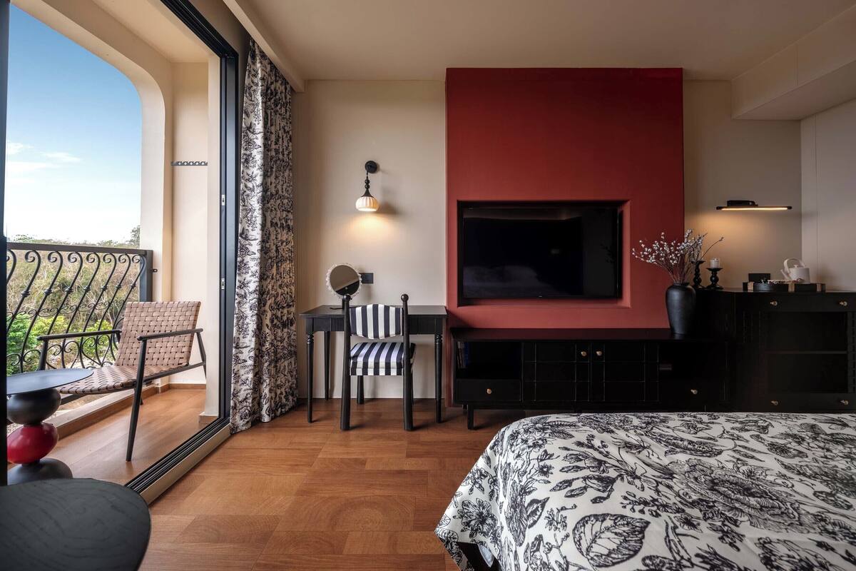 Classic Double Room, Balcony | Premium bedding, minibar, blackout drapes, soundproofing
