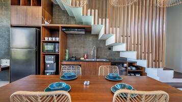 Design Villa, 2 Bedrooms, Non Smoking | Private kitchenette