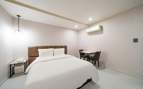Standard Double Room, 1 Queen Bed, City View | Desk, laptop workspace, free WiFi