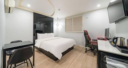 Bulgwang CS Hotel