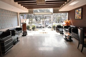Lobby - Hotel Impress (New Delhi)