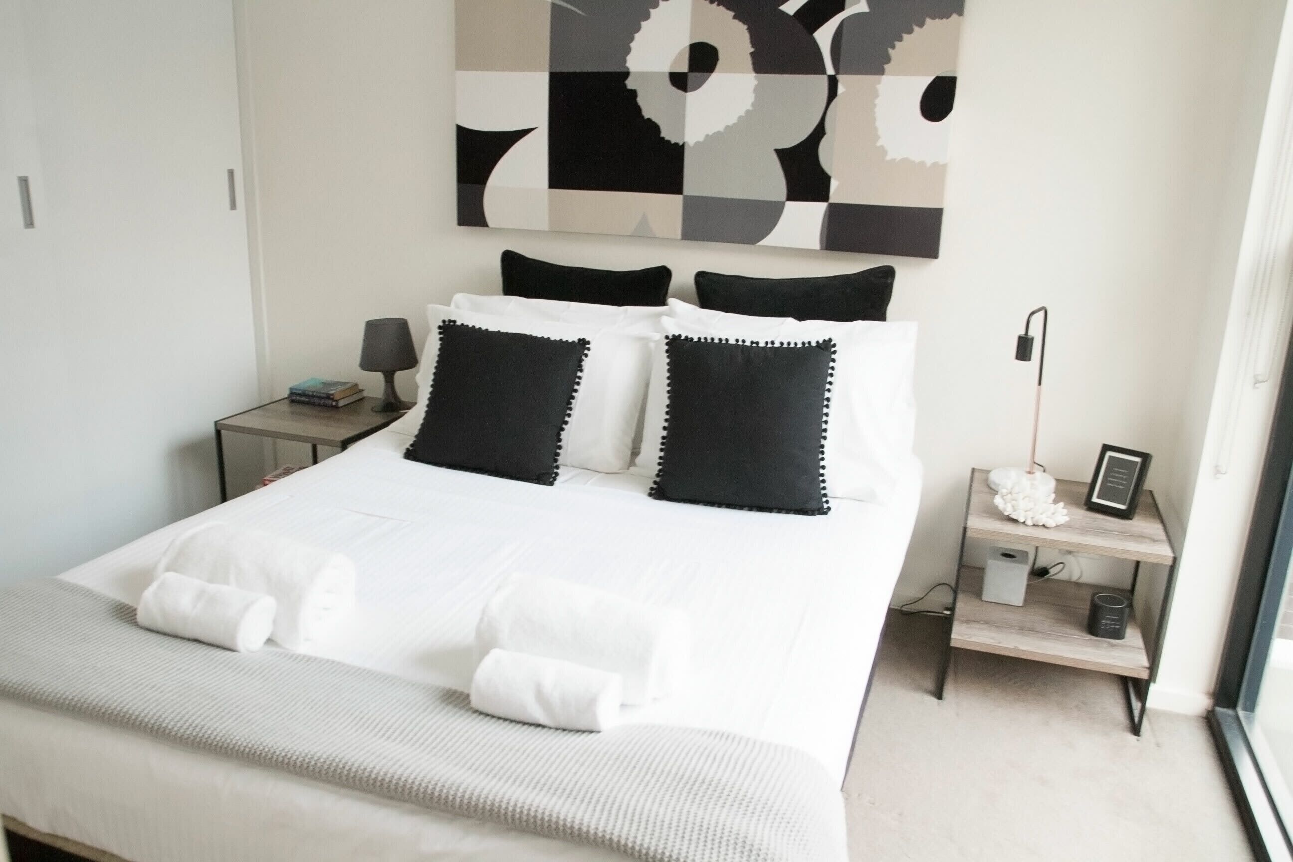 2 habitaciones, tabla de planchar con plancha, internet y ropa de cama 