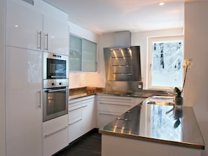 Fridge, microwave, oven, dishwasher - Chalet Altesse, (Zermatt), 1054.01 by Interhome (Zermatt)