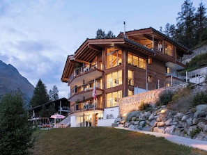 Exterior - Chalet Nepomuk, (Zermatt), 1632.00 by Interhome (Zermatt)
