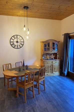 Dining - Résid. Maya, appt la Charmille, (Morgins), by Interhome (Morgins)
