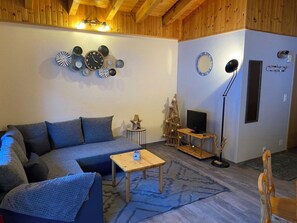 TV - Résid. Maya, appt la Charmille, (Morgins), by Interhome (Morgins)