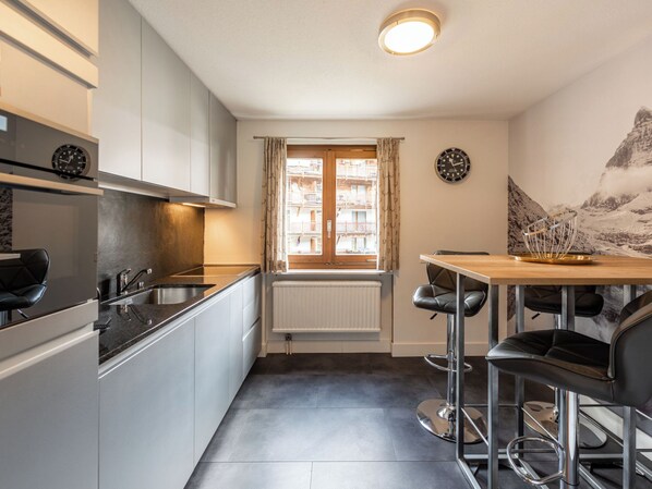 Private kitchen - Haus Venus, (Zermatt), by Interhome (Zermatt)