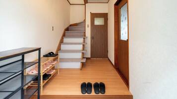 Casa básica, 4 habitaciones | Interior