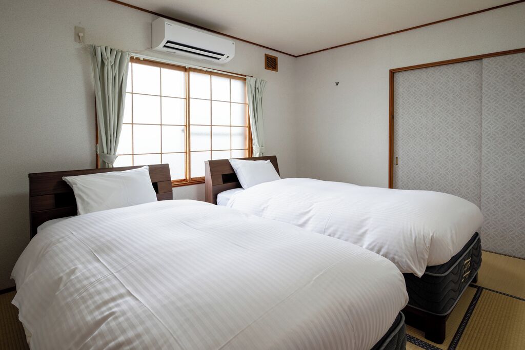 Basic House, 4 Bedrooms | Free WiFi