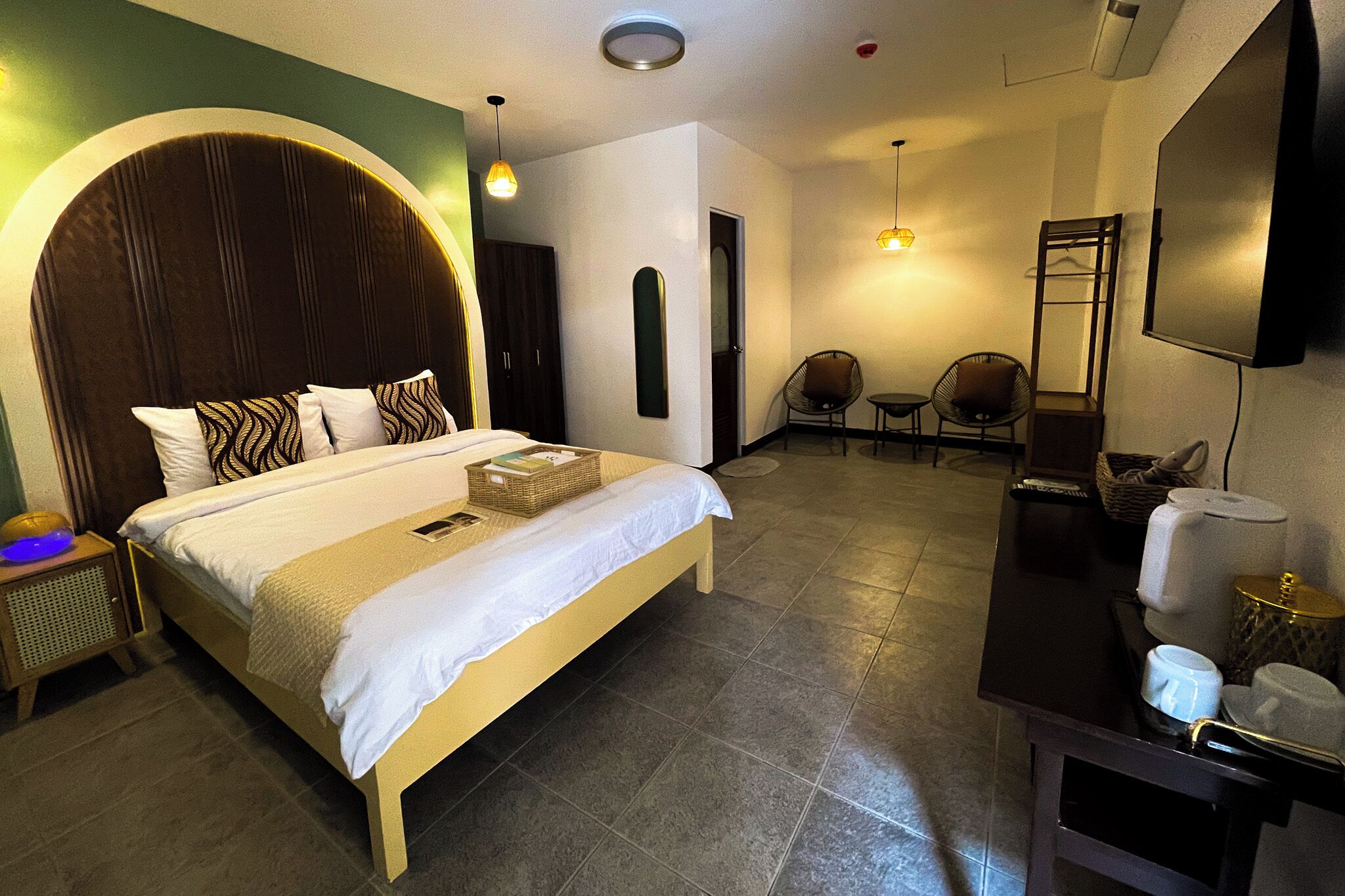 Deluxe Room | Desk, free WiFi, bed sheets