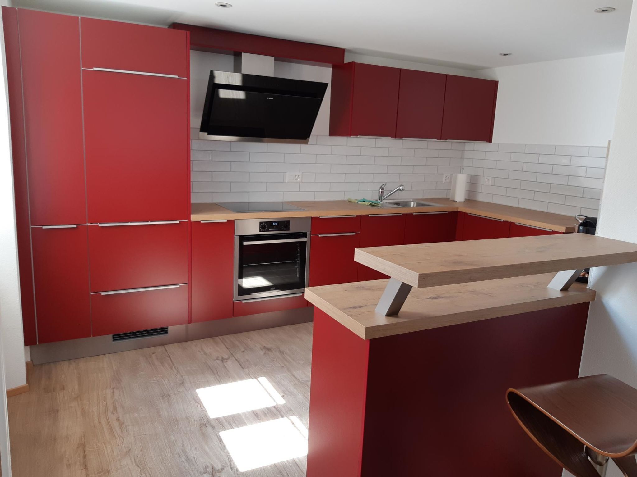 Kühlschrank, Ofen, Geschirrspüler, Kochgeschirr/Geschirr/Besteck