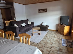 TV - Oeillet 4, (Champoussin), by Interhome (Les Crosets)