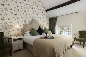 Desk, iron/ironing board, travel cot, WiFi - Beautifully presented dog friendly - Closes Farm Cottage (Broadway)