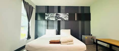 Habitación doble | Escritorio, espacio para trabajar con un portátil, wifi gratis