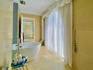 Basic Studio, Patio, City View | Bathroom - The View Boutique Hotel (Vung Tau)
