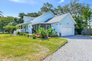 Exterior - Short Walk to the Beach, Screened Porch, Renovated Home, 4 miles to Downtown, $300 in Free Tickets! (St. Augustine)