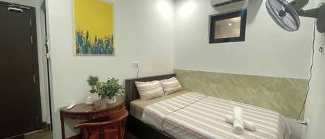 Standard Room | Free WiFi, bed sheets