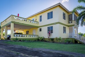 Exterior - Exquisite 3-bedroom house in tranquil Mount Pleasant. (St Johns)