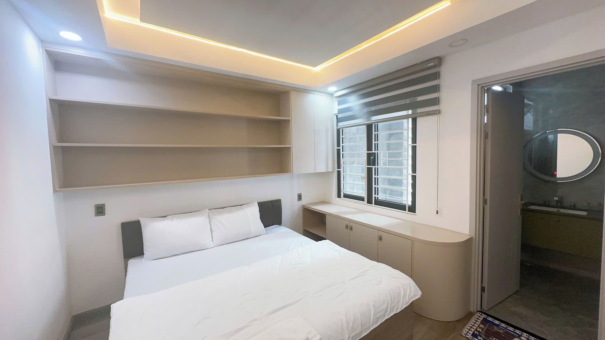 WiFi (free), bed sheets