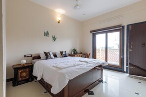 Villa (1 Bedroom) | Interior - Tropicana Twins Villa by Stayjade Jacuzzi 5 bhk (Bengaluru)