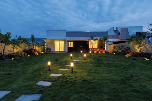 Casa Bohemia by Stayjadepoolgarden1hr E-city