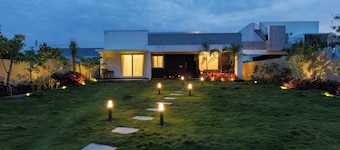 Casa Bohemia by Stayjadepoolgarden1hr E-city