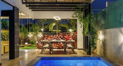 Sapphire Garden Villa 3bhk Pool 1hr Koramangala