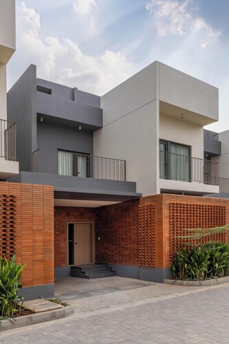 Stonehill Villa by Redolivenr Airportnandi Hills