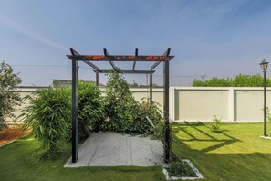 Interior - Jhilmil Villahill Views Pool 1hr Koramangala HSR (Hosur)