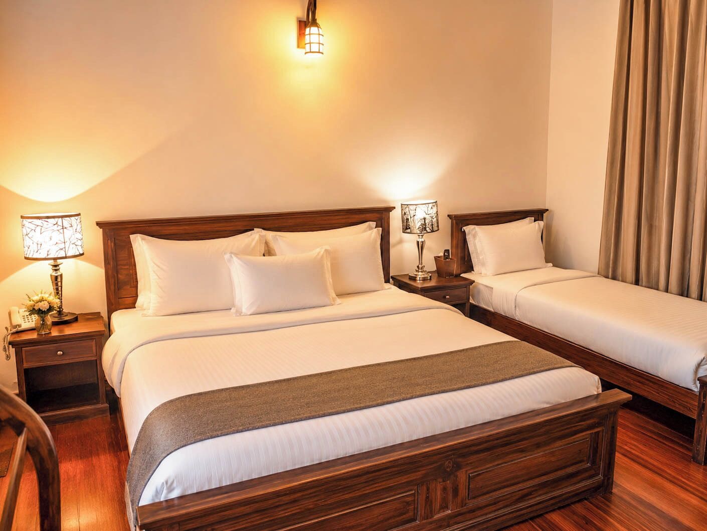 Deluxe Triple Room, Private Bathroom | In-room safe, desk, WiFi (free)