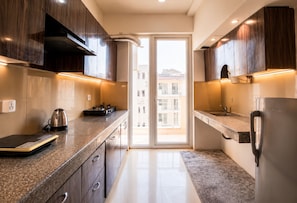 Apartment (2 Bedrooms) | Eigene Küche | Mikrowelle, Geschirrspüler, Wasserkocher, Kochgeschirr/Geschirr/Besteck