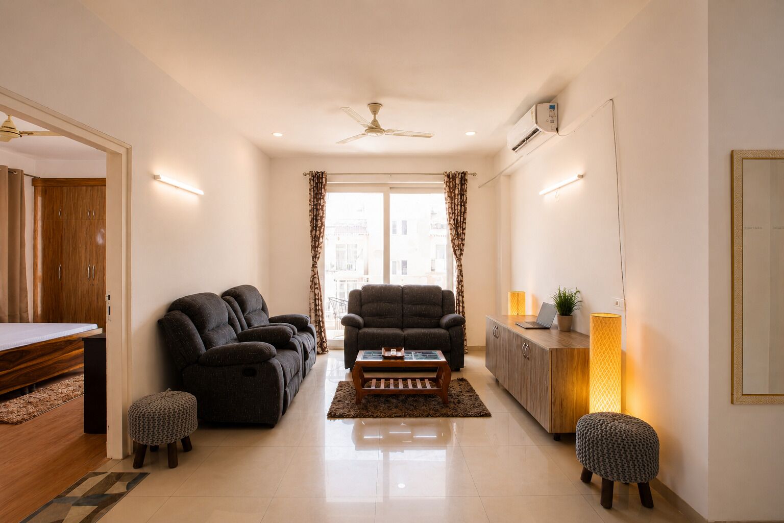 อพาร์ทเมนท์ (2 Bedrooms) | ด้านหน้าที่พัก