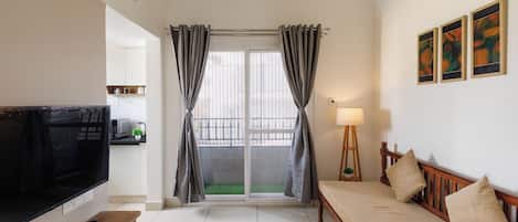 Apartment (2 Bedrooms) | Front of property