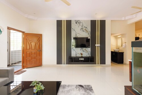 Skybay Living by Redolive2bhk Manyatanr Airport