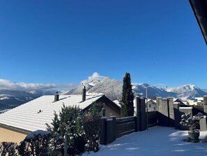 Property grounds - Schwyz, (Schwyz), by Interhome (Seewen SZ)