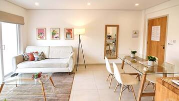 Apartment, Balcony, City View | Living area