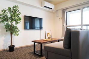 Cortinas blackout, tabla de planchar con plancha y wifi gratis