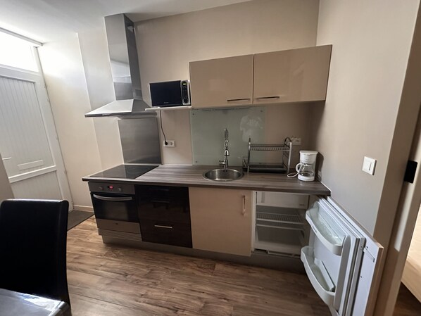 Private kitchen - Vrbo Property (Fort-Mahon-Plage)