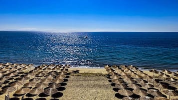 Superior Triple Room, Balcony, Sea View | Beach