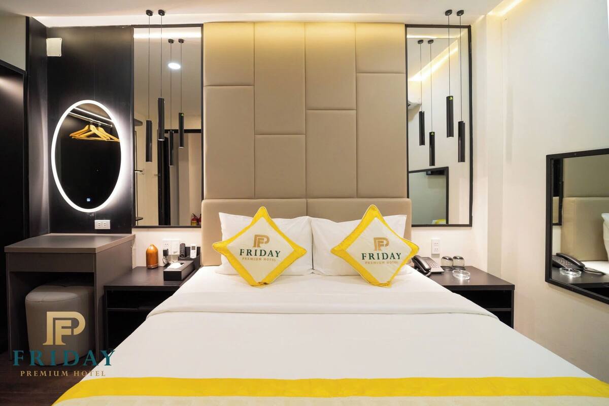Standard Room | Desk, blackout drapes, iron/ironing board, free WiFi
