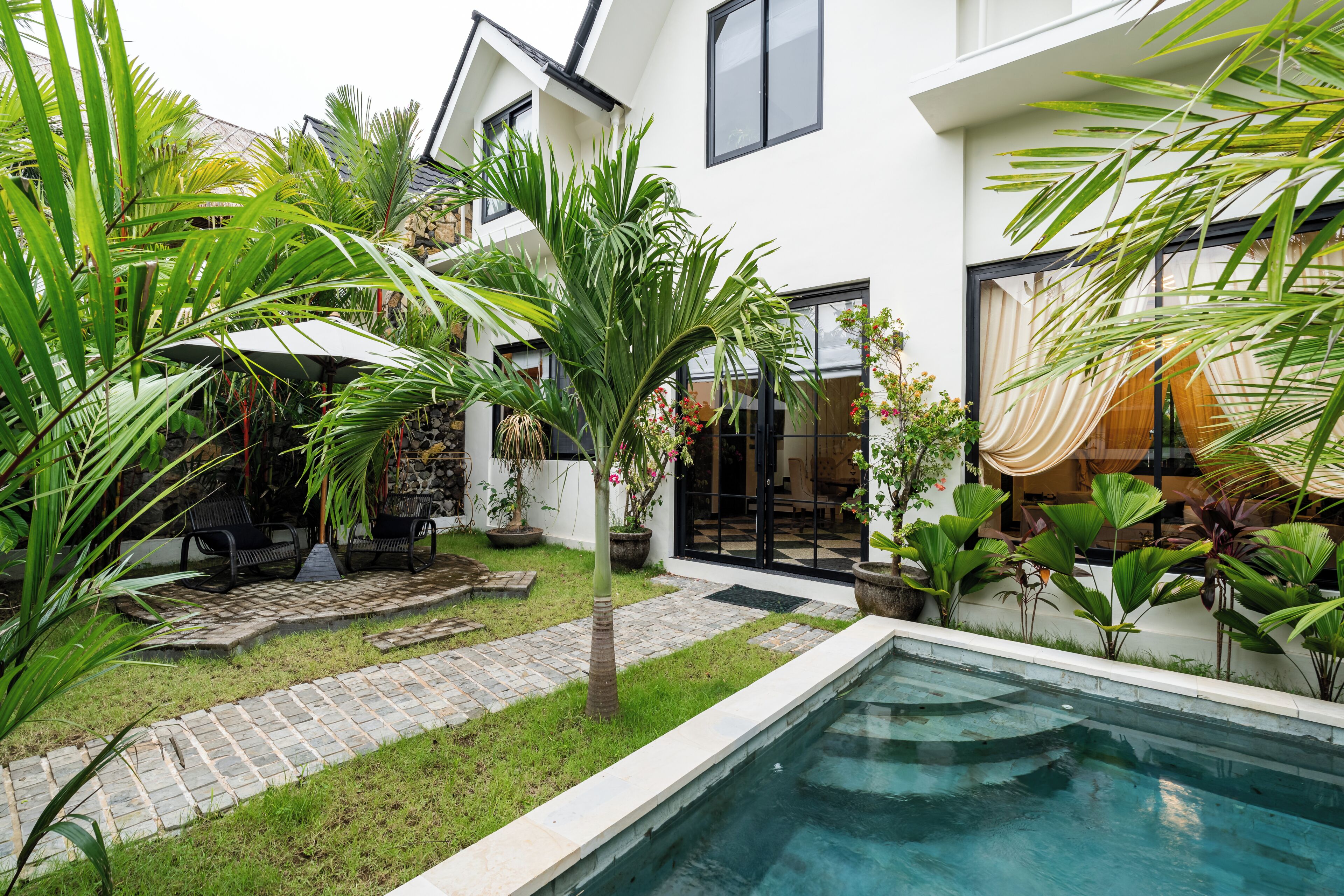 วิลล่า, วิวสวน | สระว่ายน้ำ | สระว่ายน้ำกลางแจ้ง