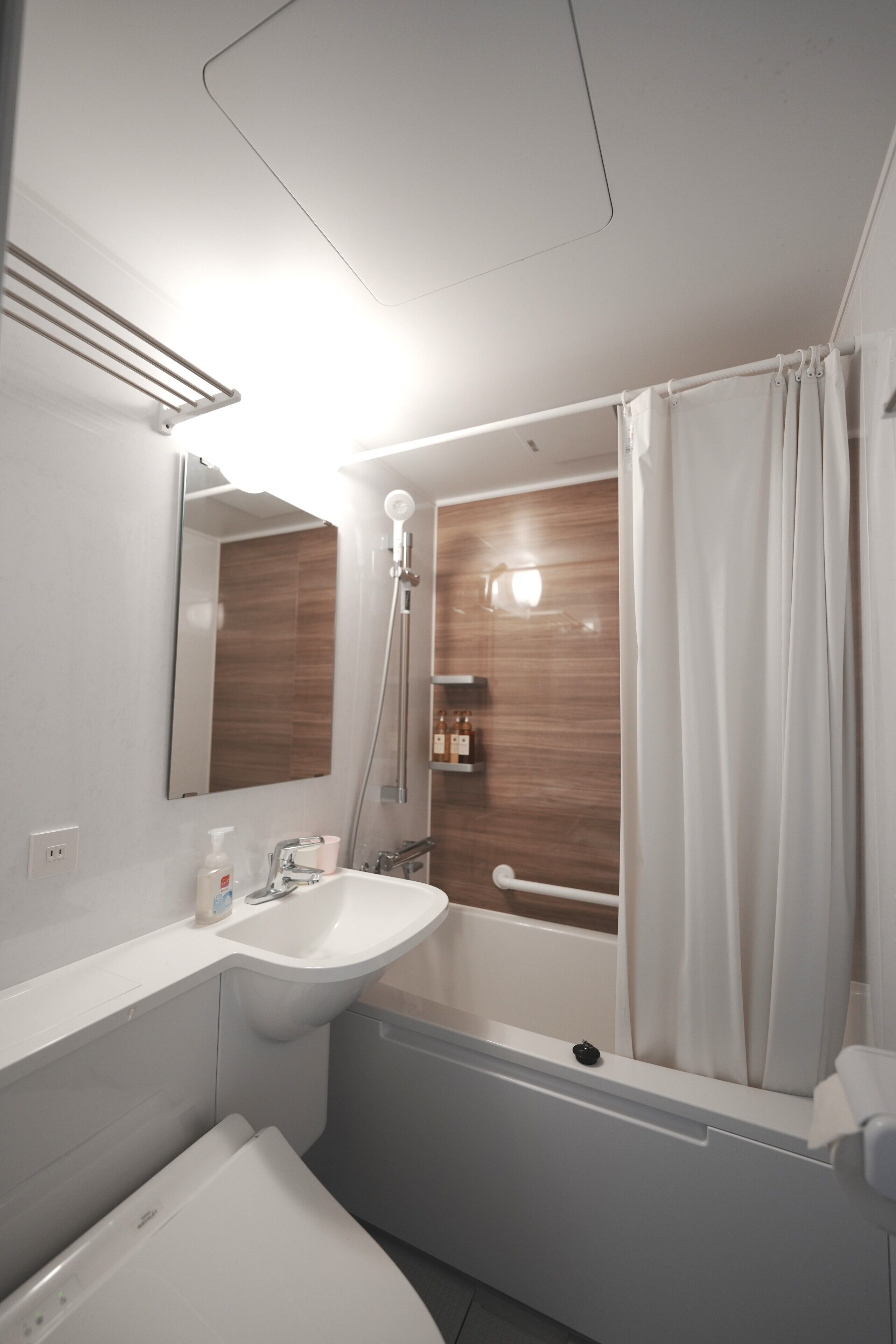 Standard Studio | Bathroom
