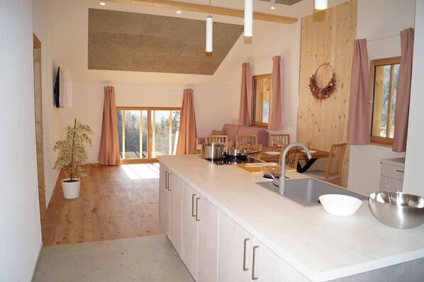 Interior - Apartment 'Laimbruchhof Eva' with Mountain View, Shared Garden and Wi-Fi (Pfitsch)