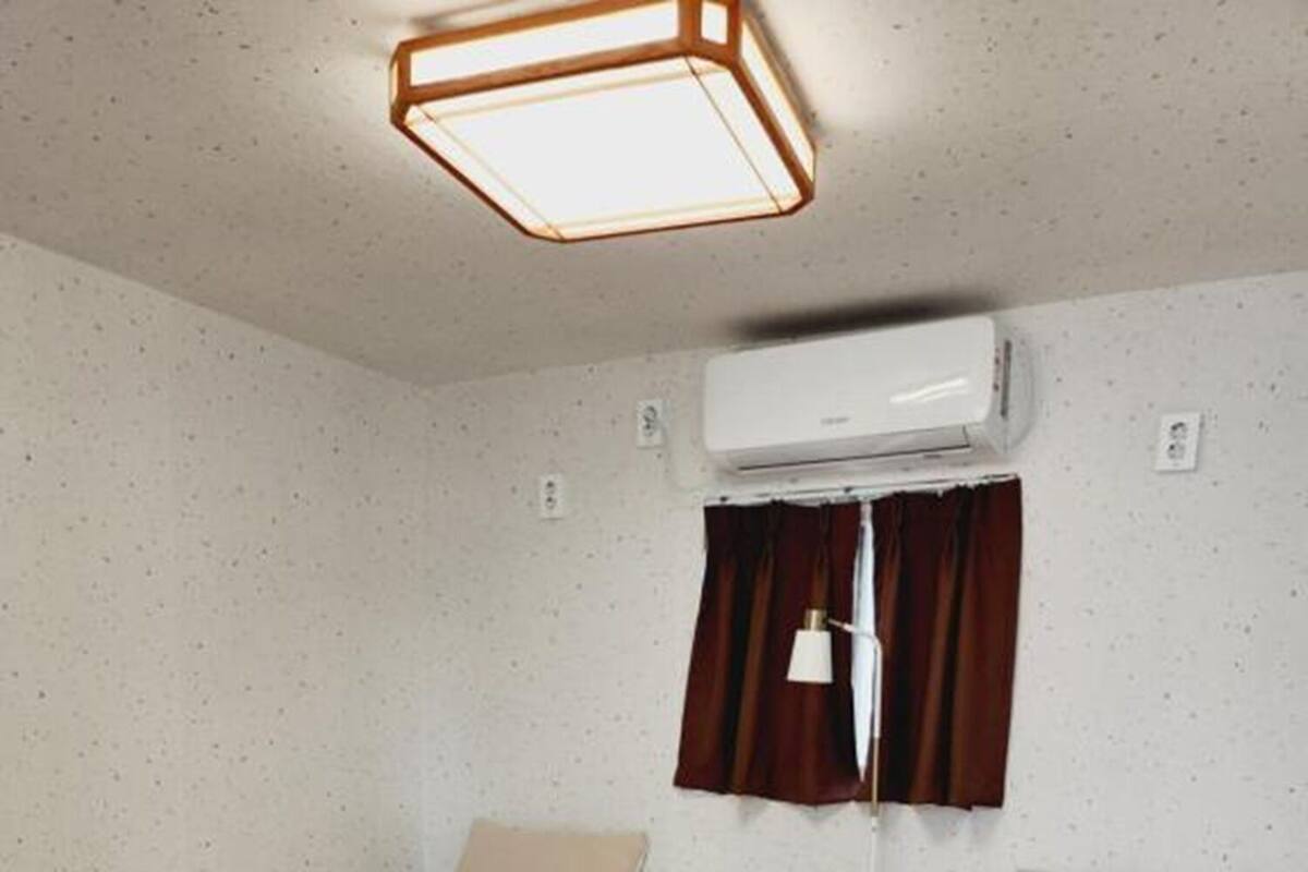 In-room safe, blackout drapes, soundproofing, WiFi (free)