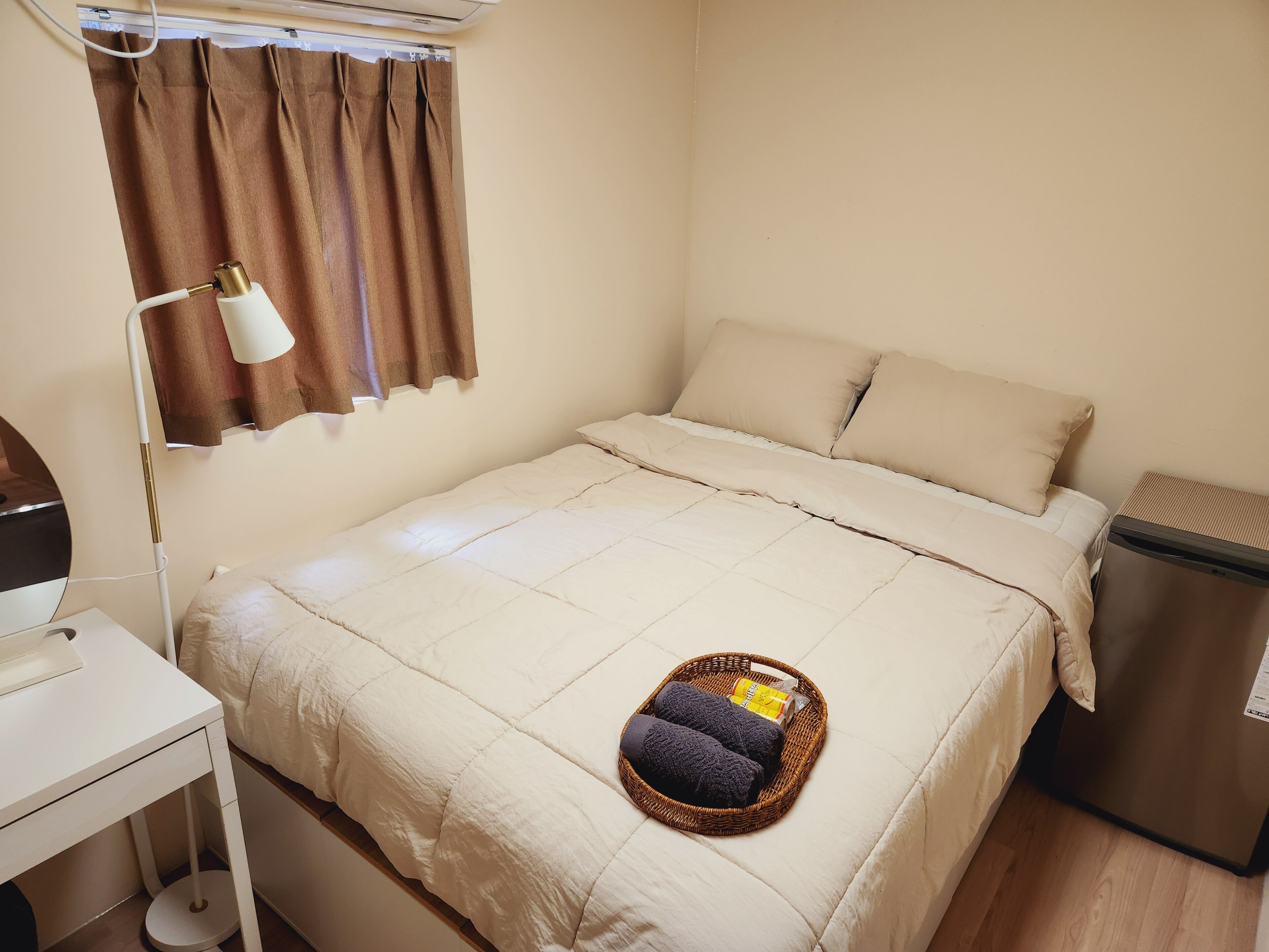 In-room safe, blackout drapes, soundproofing, WiFi (free)