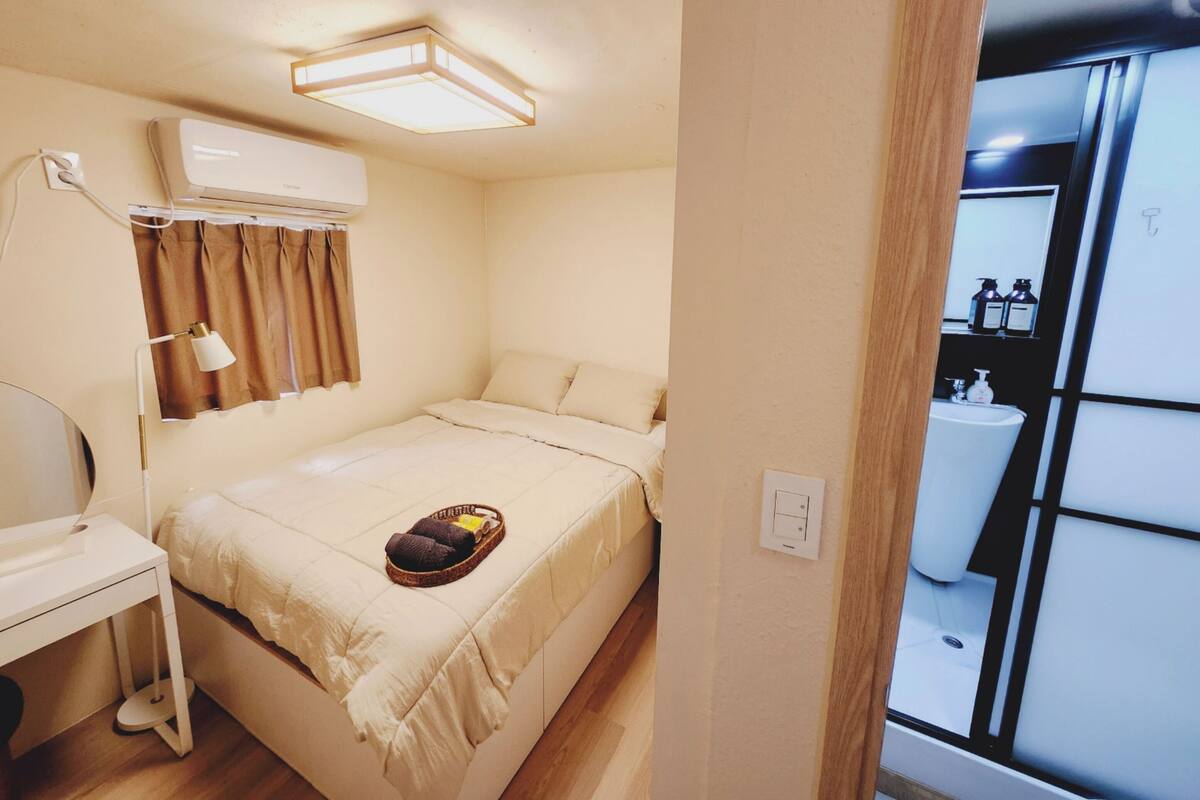 In-room safe, blackout drapes, soundproofing, WiFi (free)